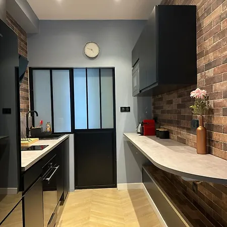 Bright And Quiet In Apartman